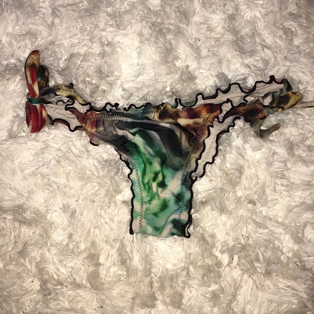 Brazilian bikini bottoms